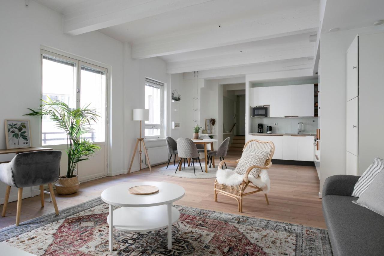2Ndhomes Loft Apartment With Spa & Balcony By The White Church 헬싱키 외부 사진