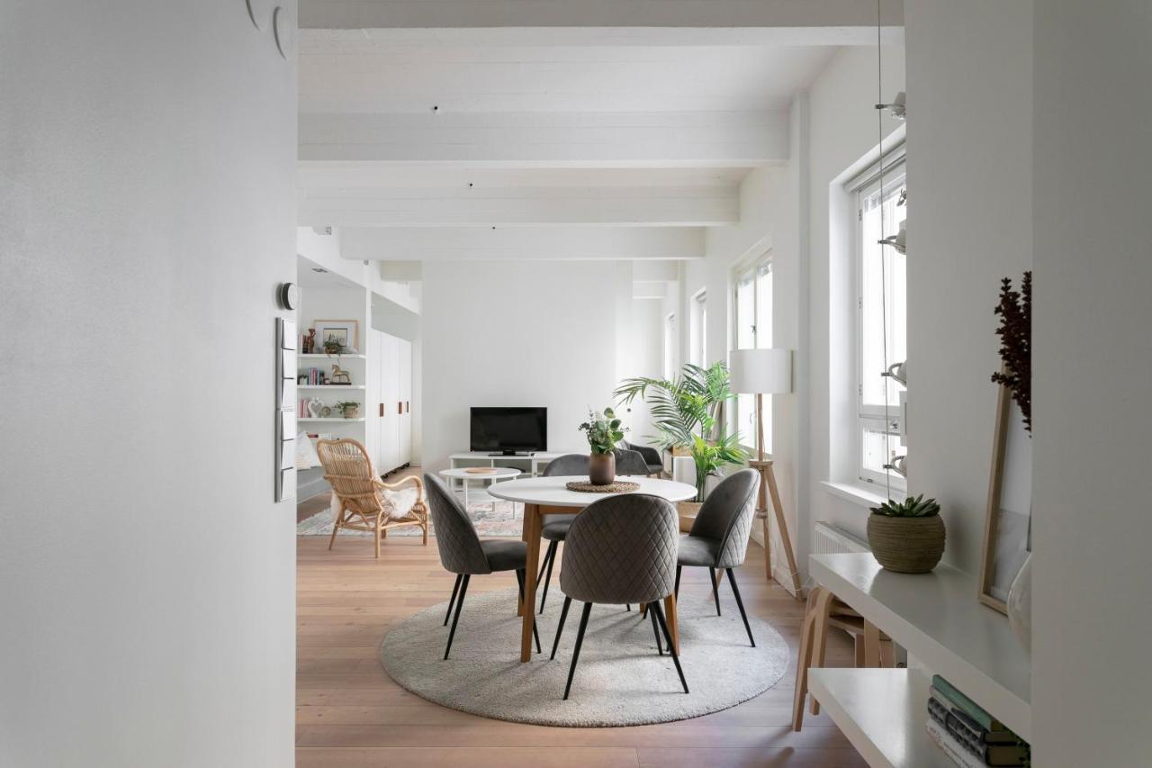 2Ndhomes Loft Apartment With Spa & Balcony By The White Church 헬싱키 외부 사진