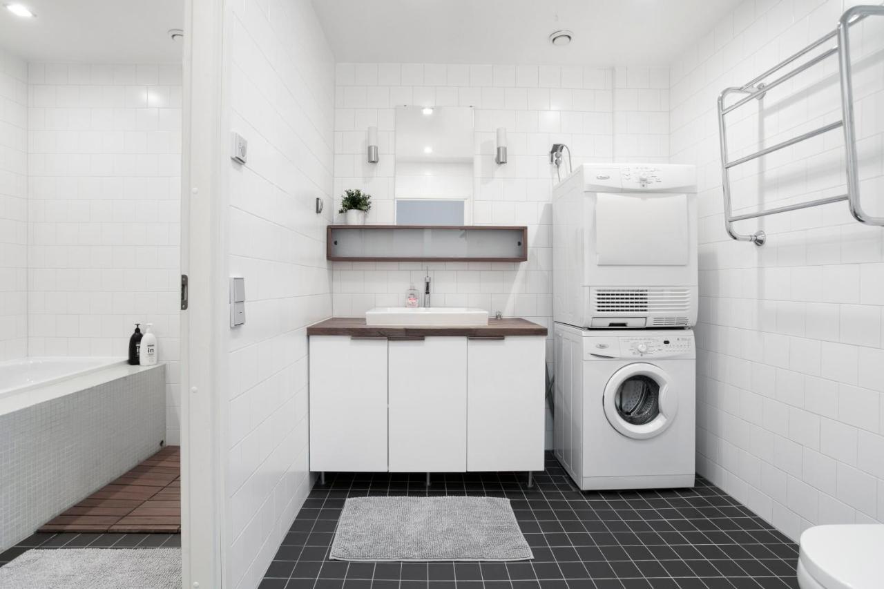 2Ndhomes Loft Apartment With Spa & Balcony By The White Church 헬싱키 외부 사진